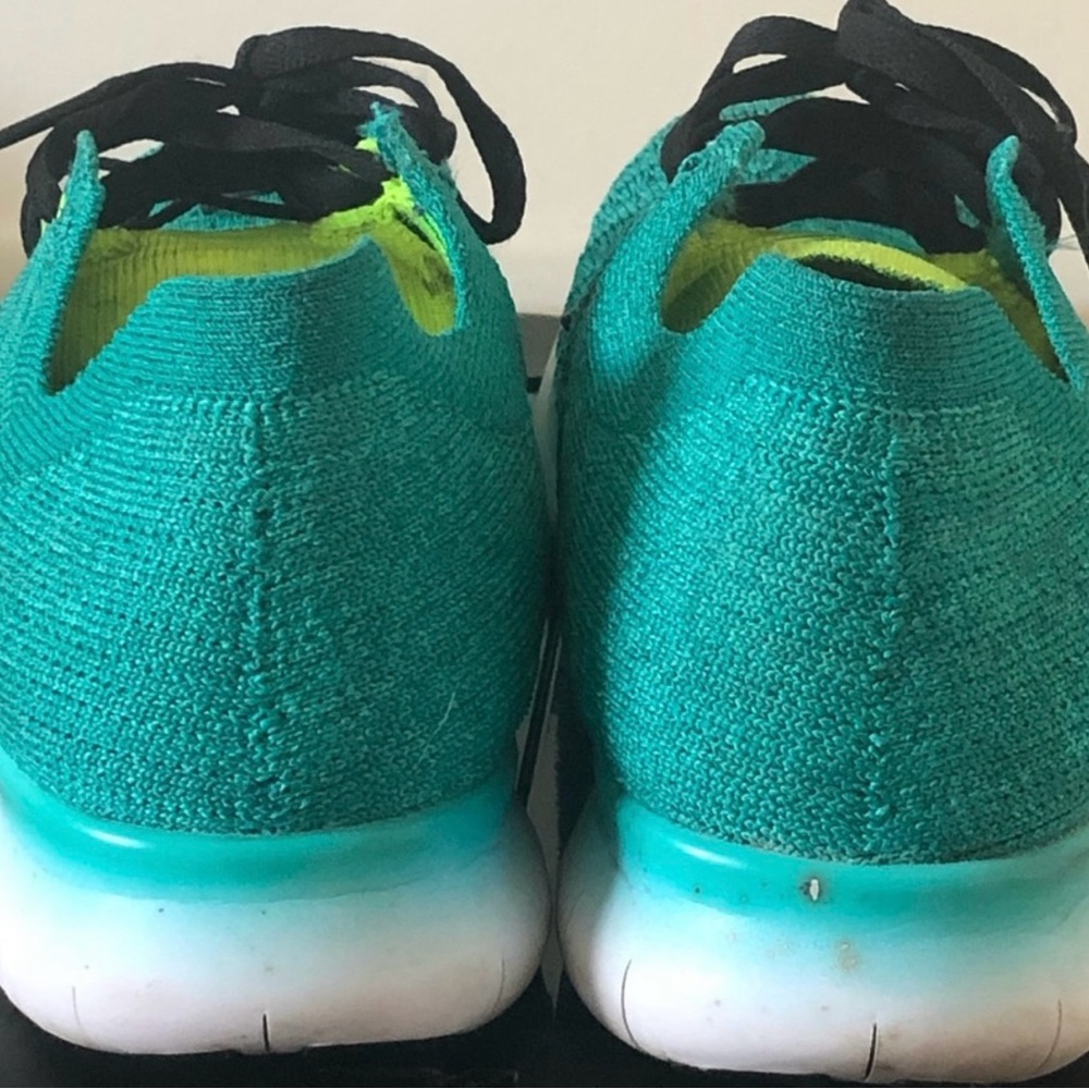 Nike FREE RUN FLYKNIT Sneakers in Teal and Black 7Y/8.5W - Picture 3 of 6